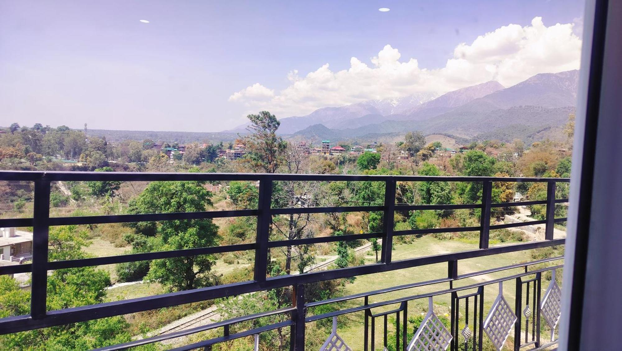 Hotel Binwa View Baijnāth エクステリア 写真
